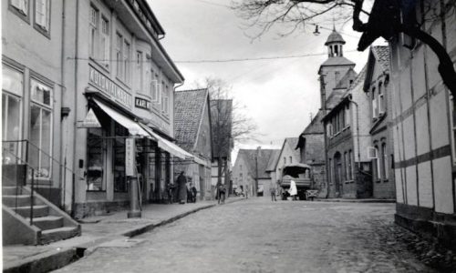 Wie02 026 1930GreweSchlieKorthöberSichtzumMarkt